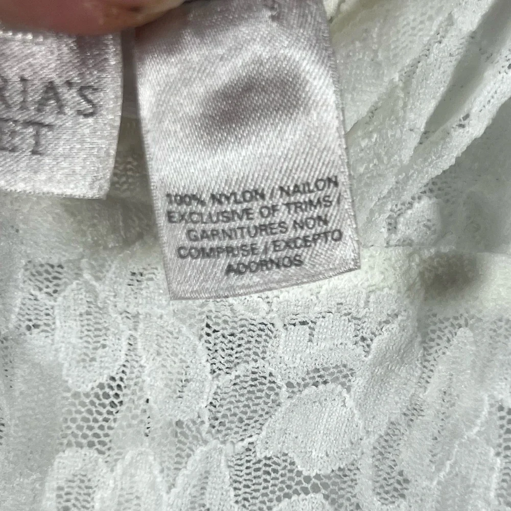 Victoria’s Secret Y2K White Lace Mini Slip Medium